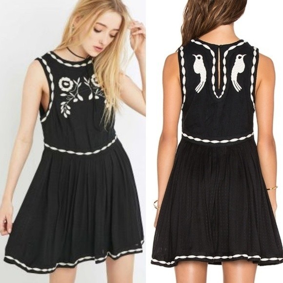 Free People Floral Embroidered Skater Dress Birds of a Feather Boho Size 2 - Picture 3 of 9